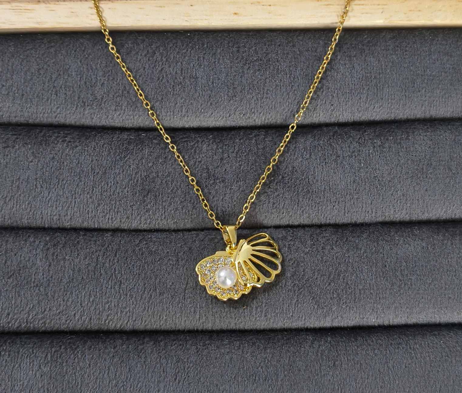 Anti Tarnish Necklace Pearl Seashell 18K Gold Plated