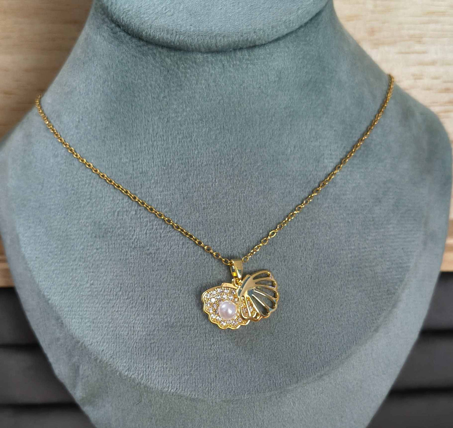 Anti Tarnish Necklace Pearl Seashell 18K Gold Plated