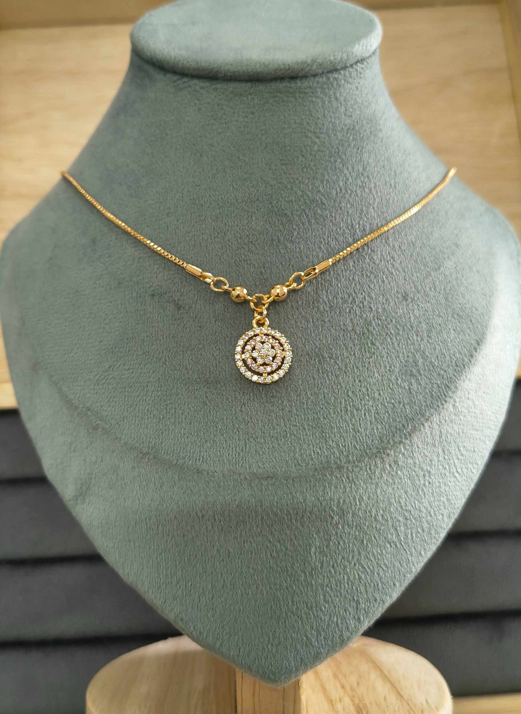 Anti Tarnish Necklace Round Pendant Chain Rosegold Plated