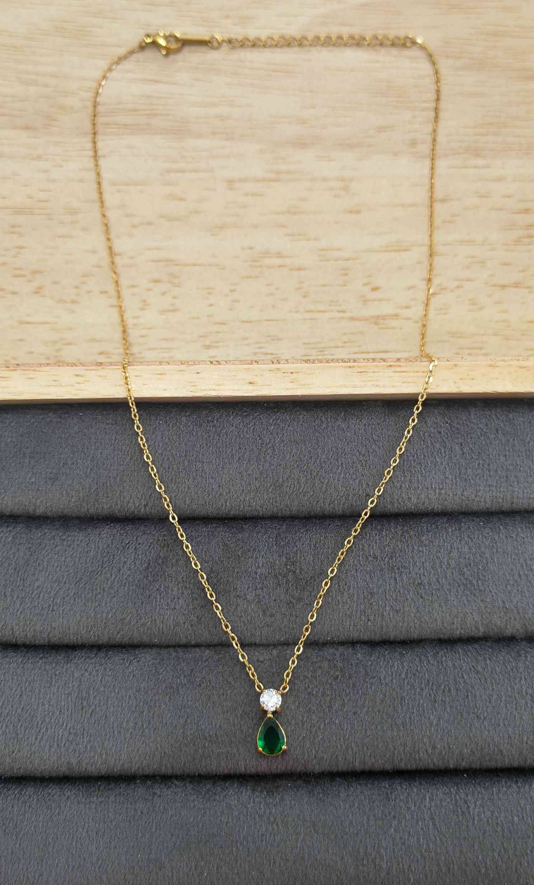 Anti Tarnish Necklace Shiny Emerald Pendant 18K Gold Plated