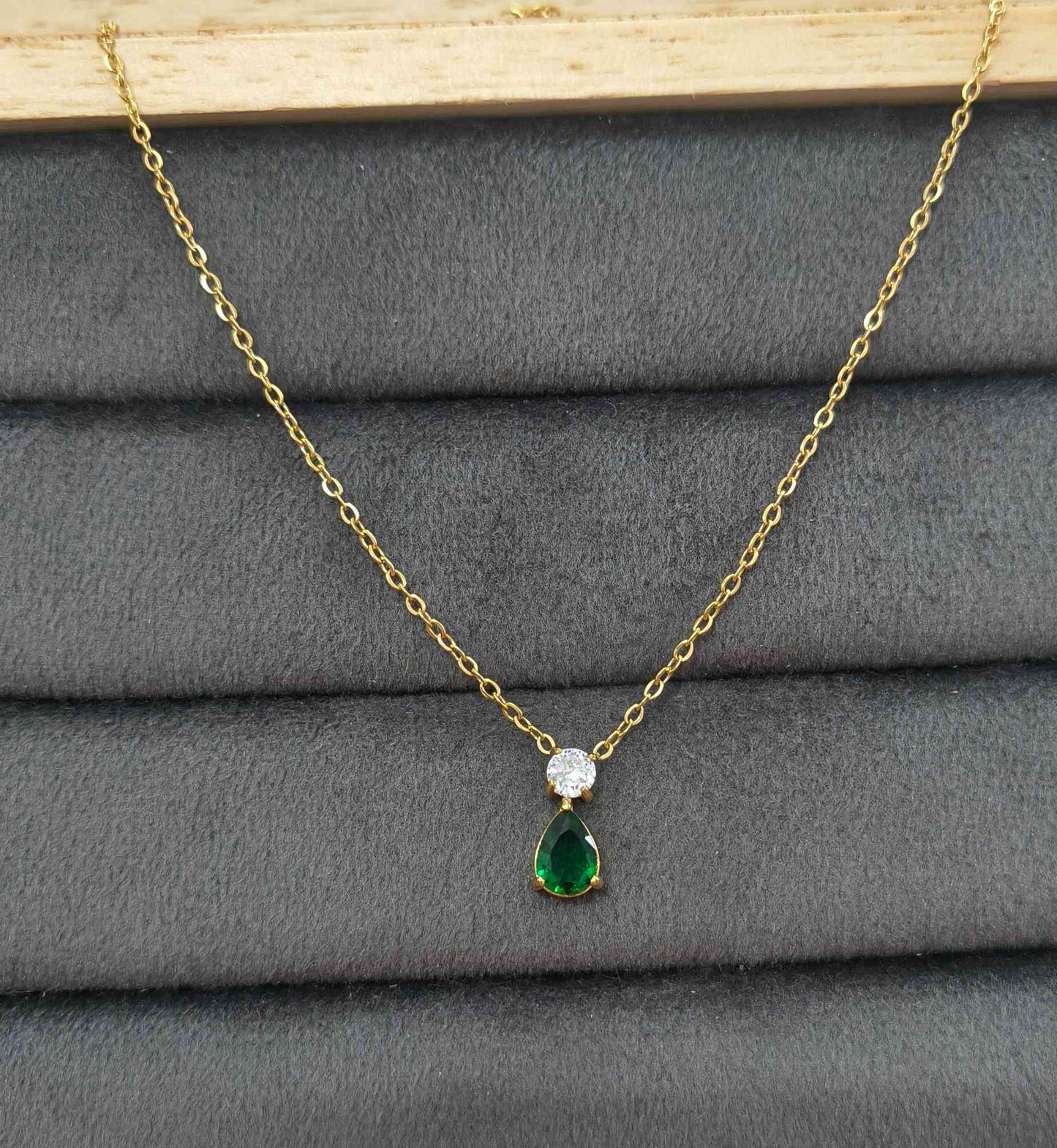 Anti Tarnish Necklace Shiny Emerald Pendant 18K Gold Plated