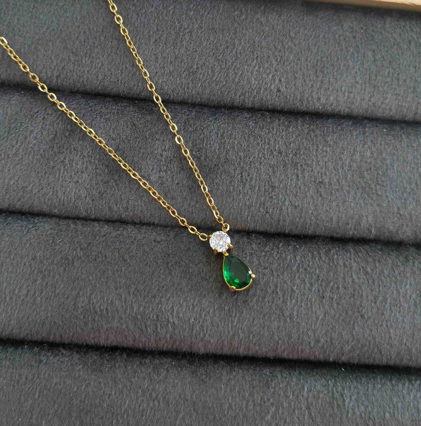 Anti Tarnish Necklace Shiny Emerald Pendant 18K Gold Plated