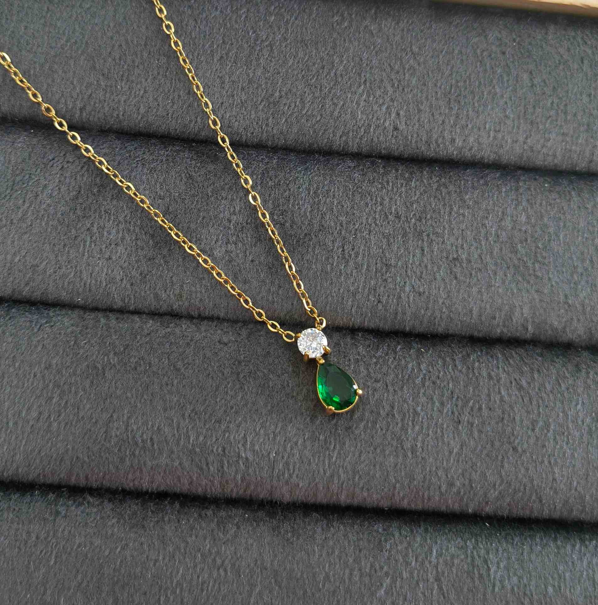 Anti Tarnish Necklace Shiny Emerald Pendant 18K Gold Plated