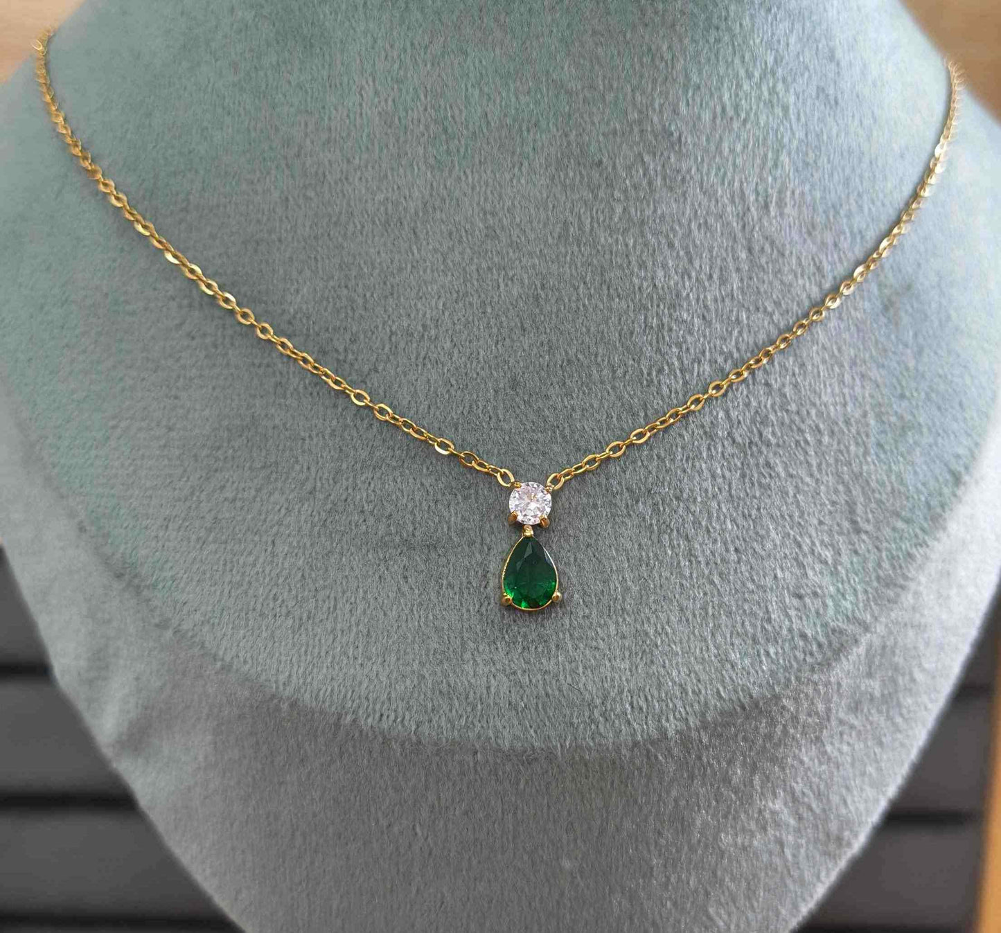 Anti Tarnish Necklace Shiny Emerald Pendant 18K Gold Plated