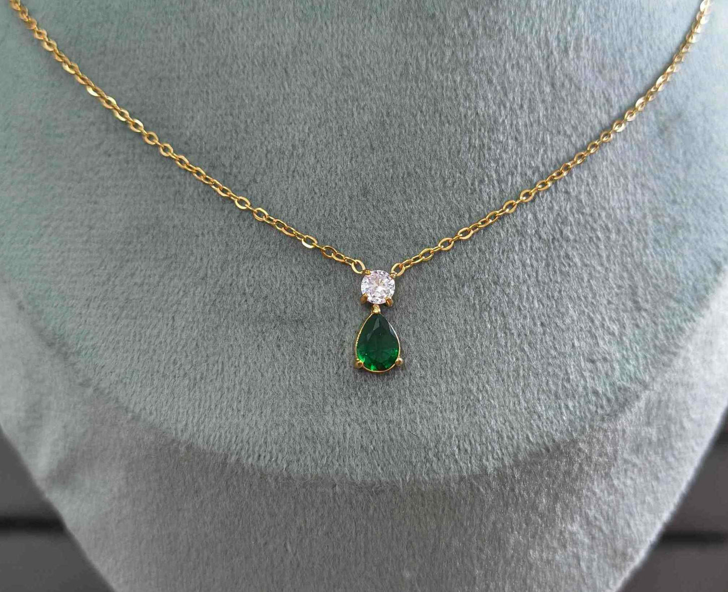 Anti Tarnish Necklace Shiny Emerald Pendant 18K Gold Plated