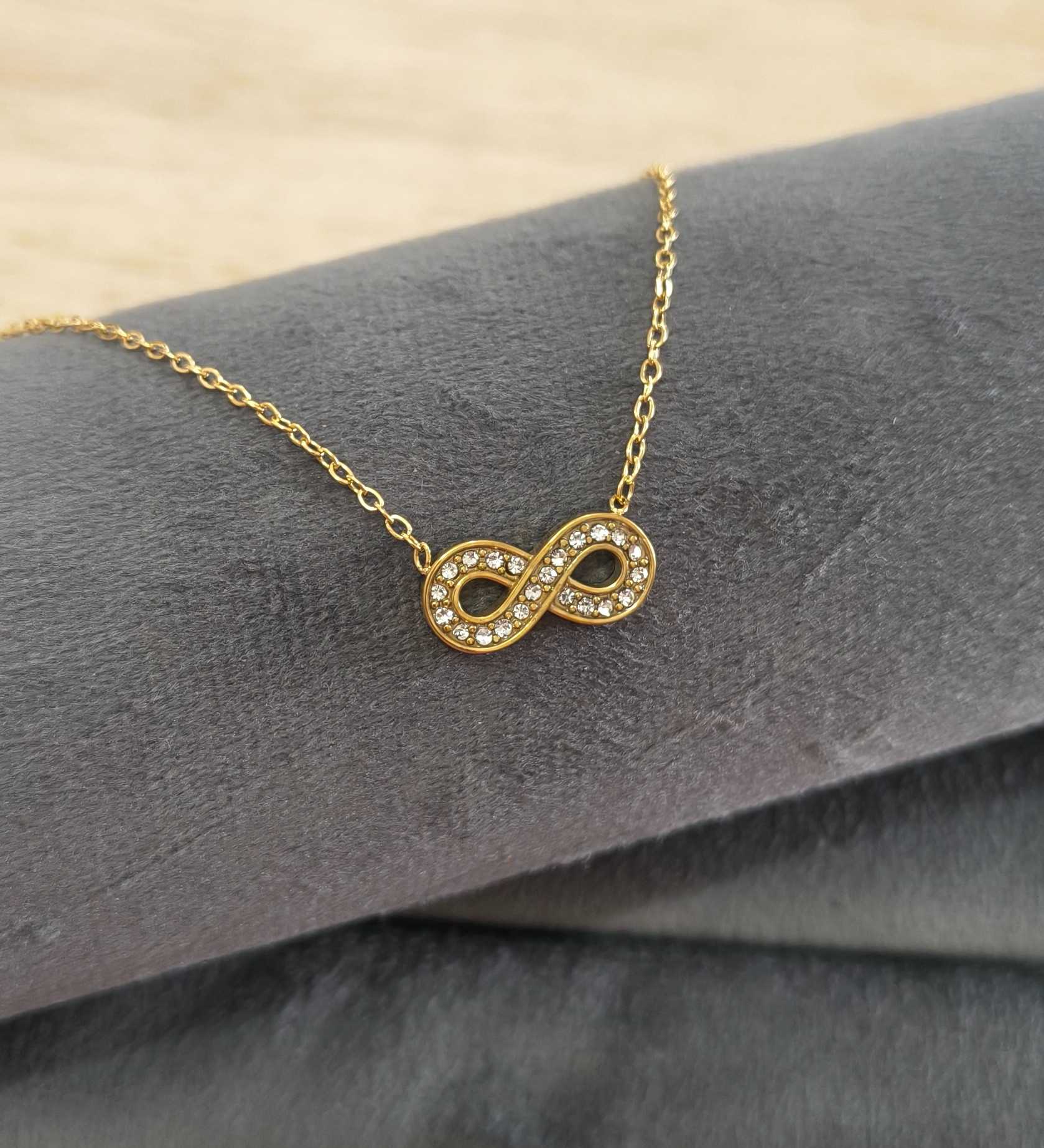 Anti Tarnish Necklace Shiny Infinity Pendant 18K Gold Plated