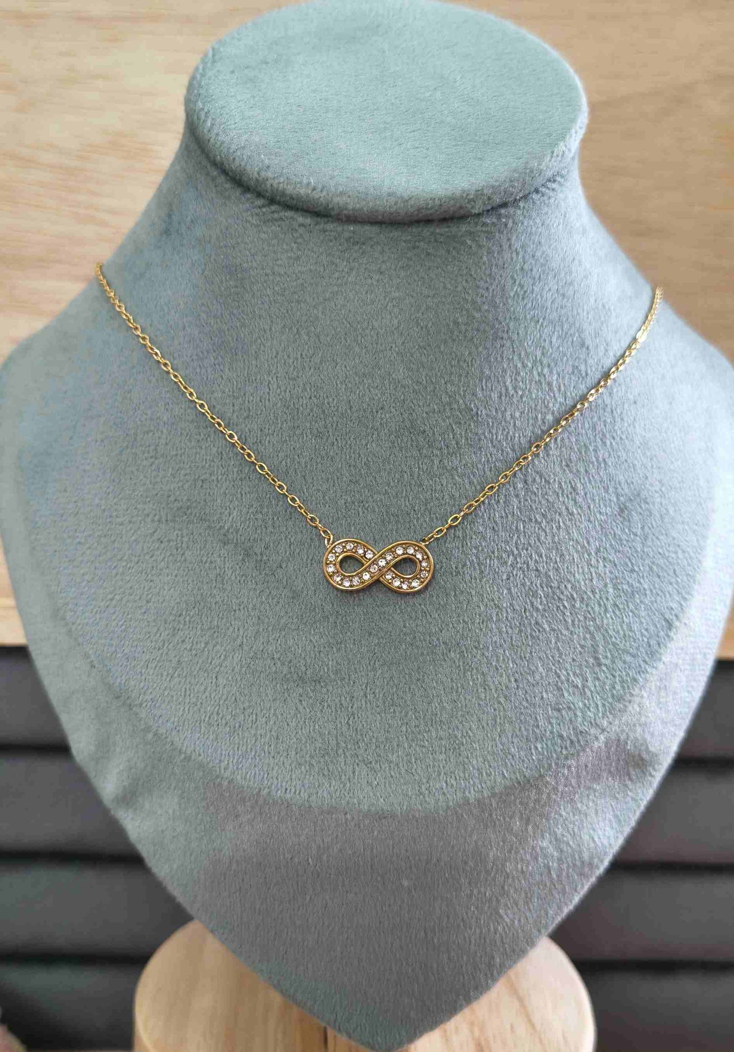 Anti Tarnish Necklace Shiny Infinity Pendant 18K Gold Plated