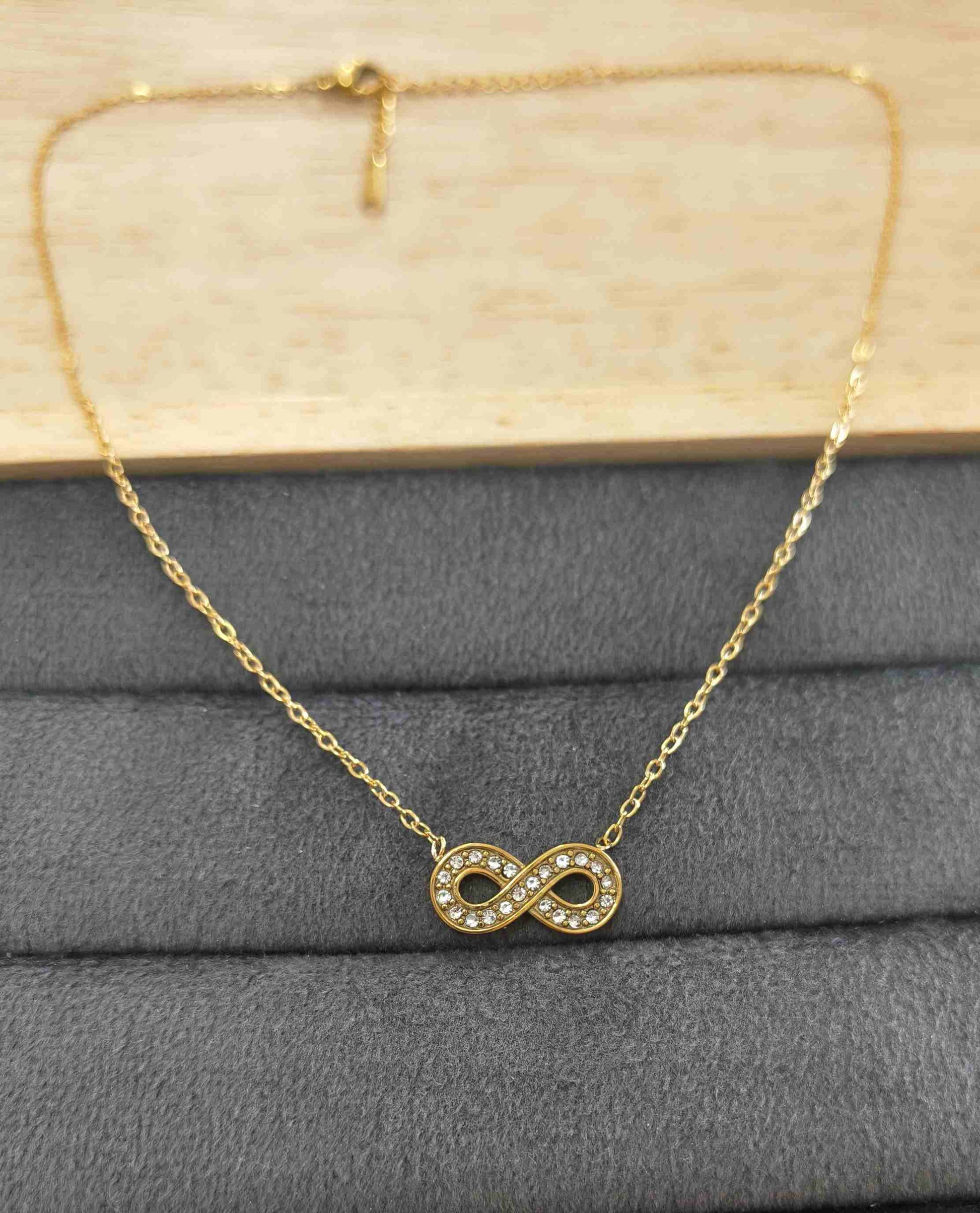 Anti Tarnish Necklace Shiny Infinity Pendant 18K Gold Plated