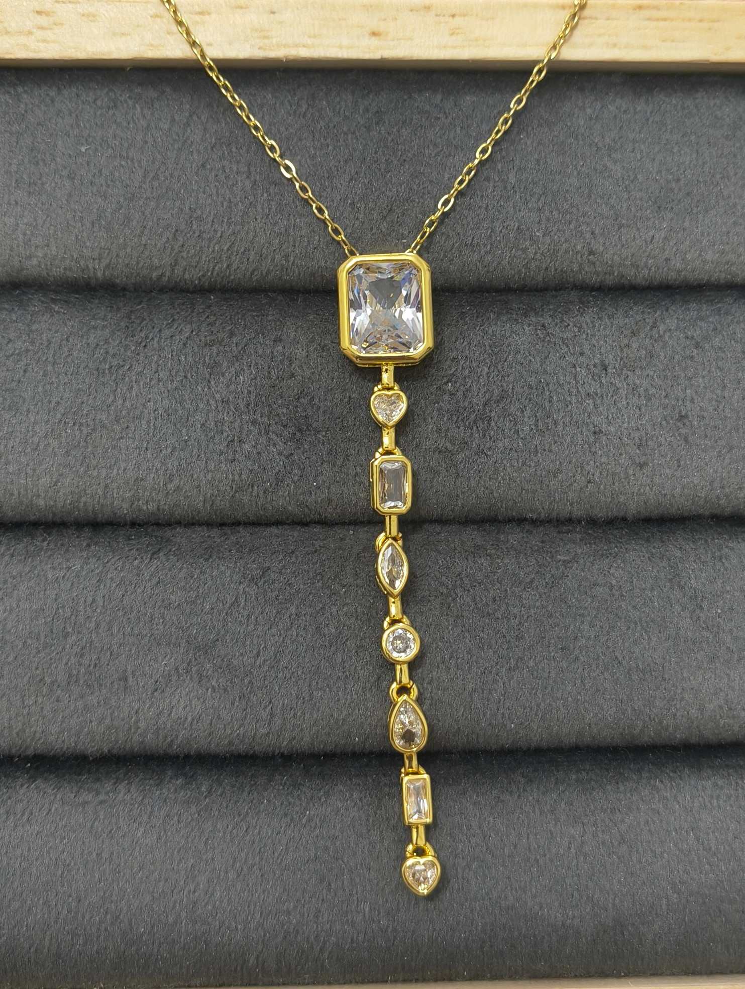 Anti Tarnish Necklace Stylish Drop Pendant 18K Gold Plated