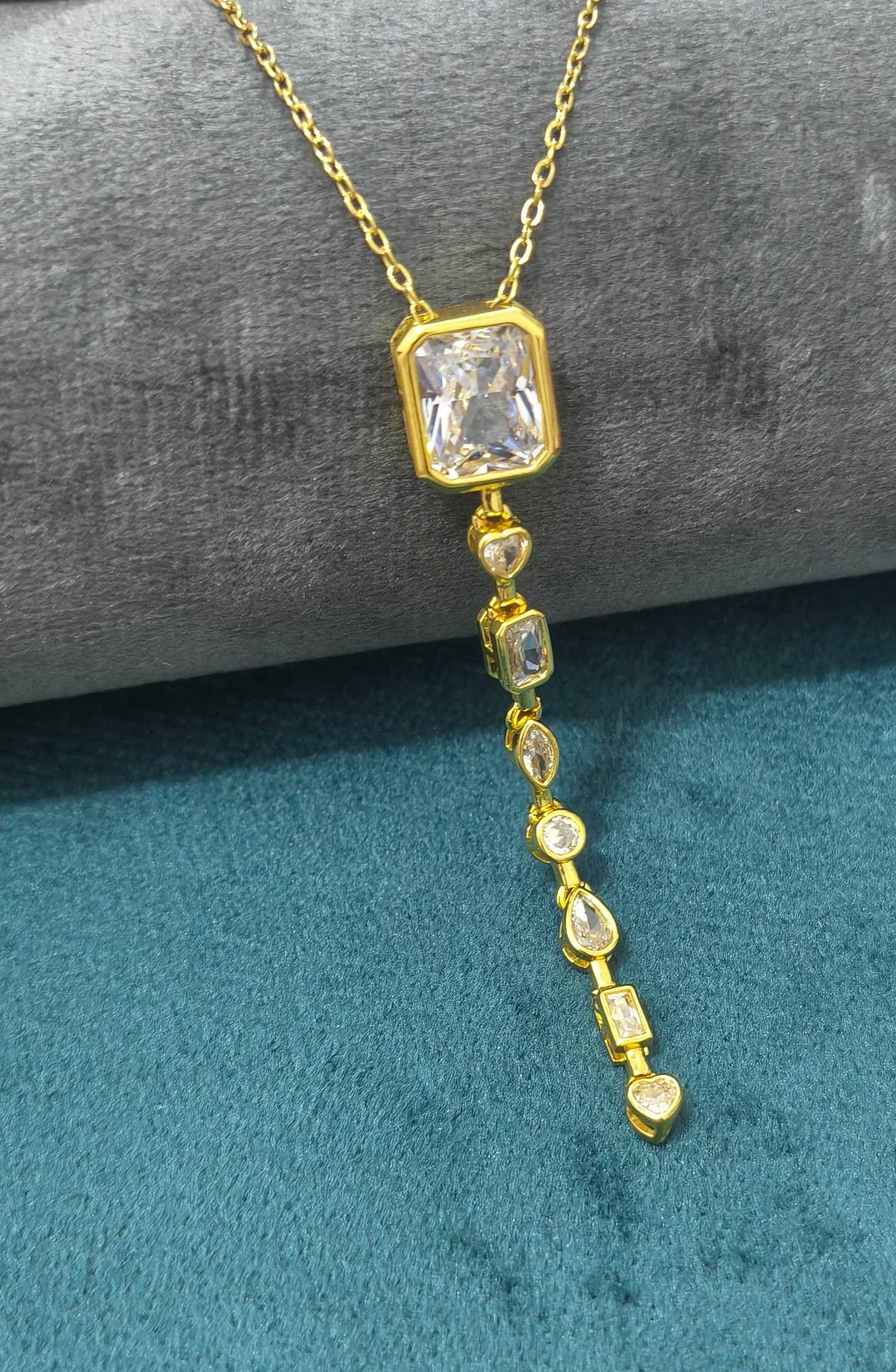 Anti Tarnish Necklace Stylish Drop Pendant 18K Gold Plated