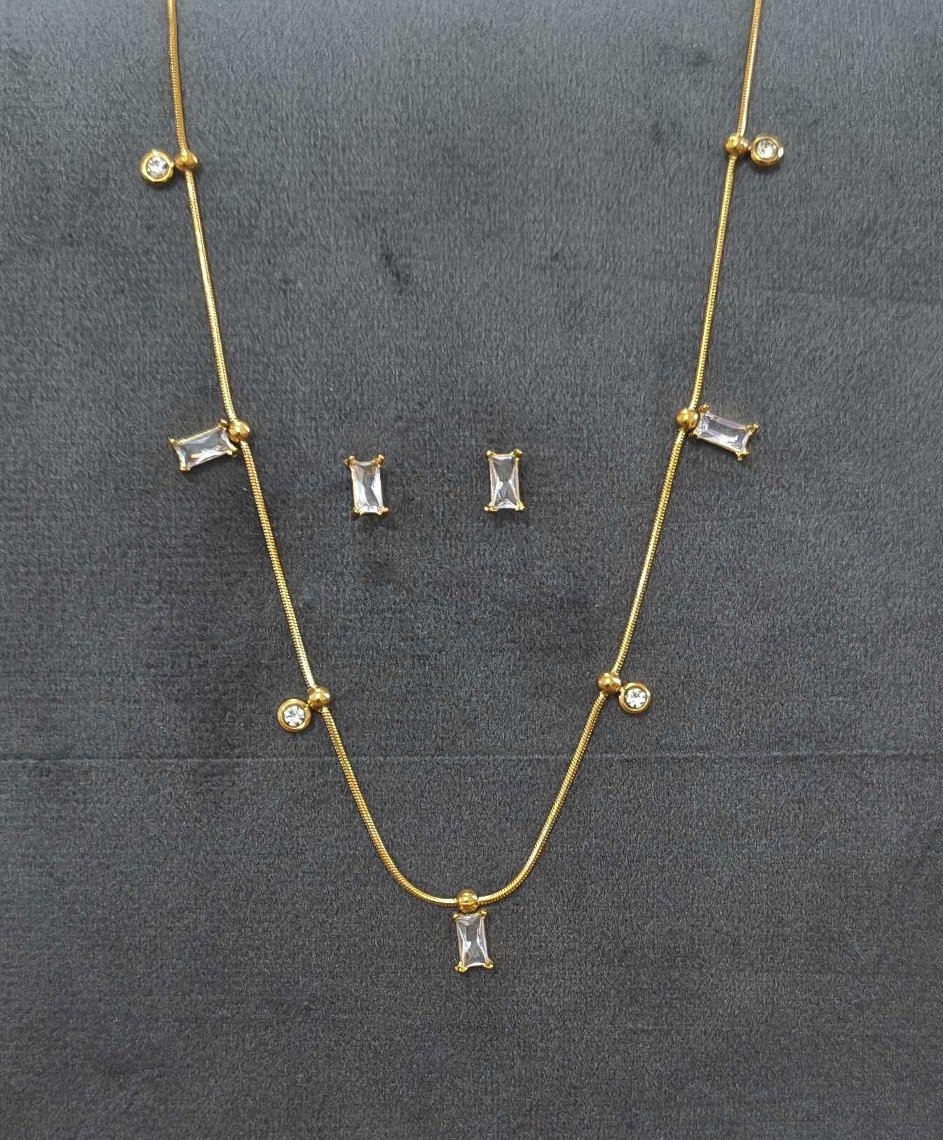 Anti Tarnish Necklace With Earrings Delicate Stone Set