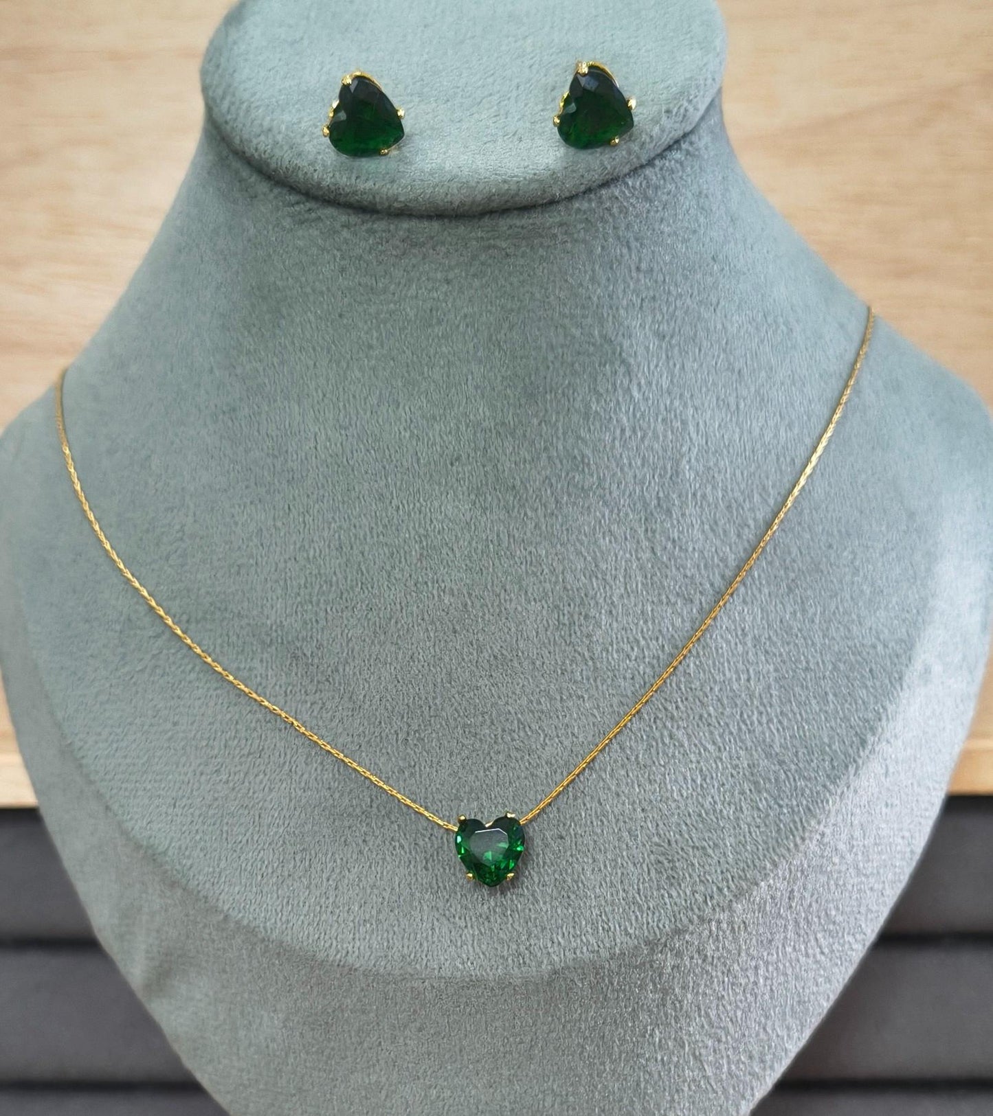 Anti Tarnish Necklace With Earrings Green Heart Stone Set