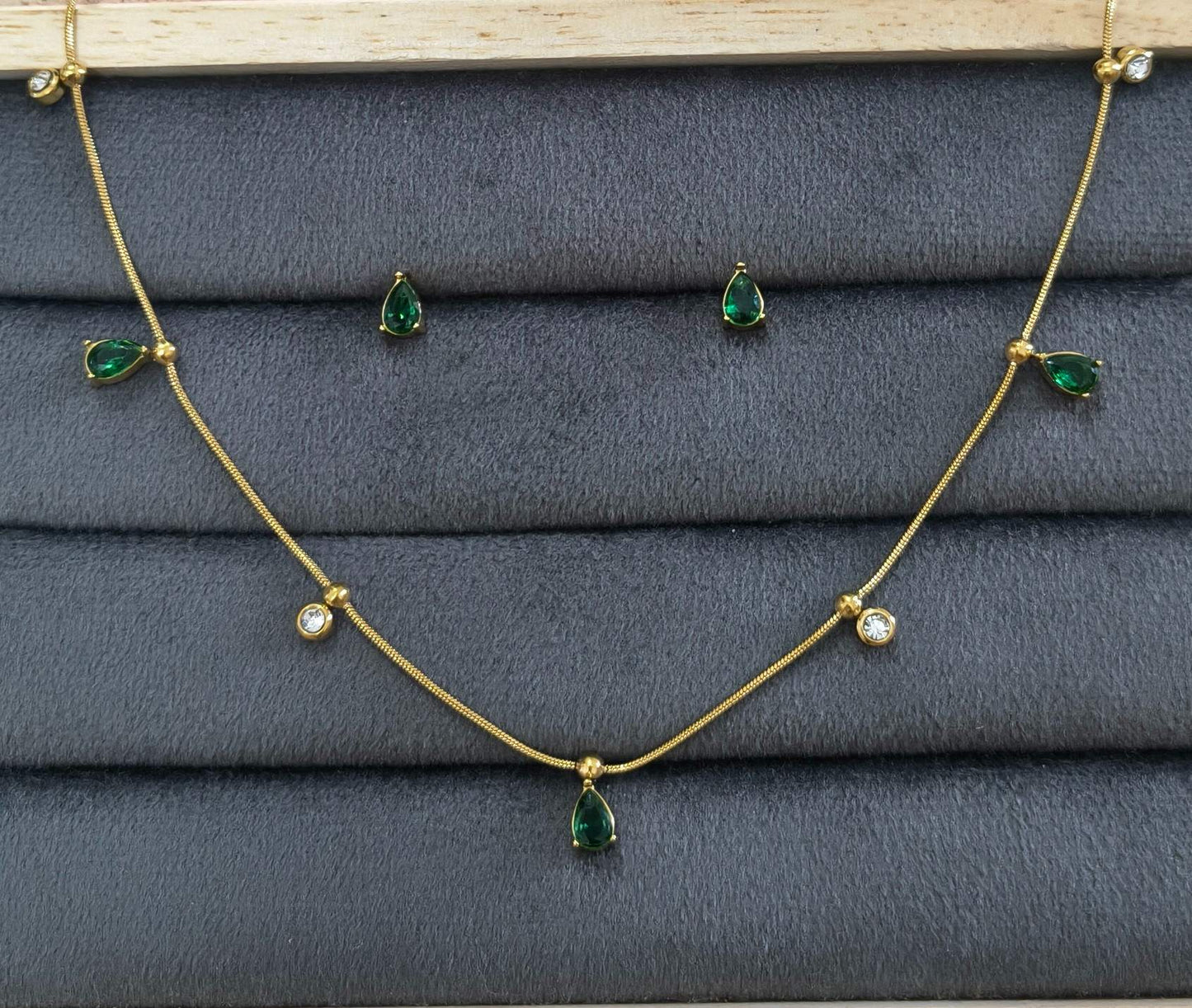 Anti Tarnish Necklace With Earrings Green Teardrop Set