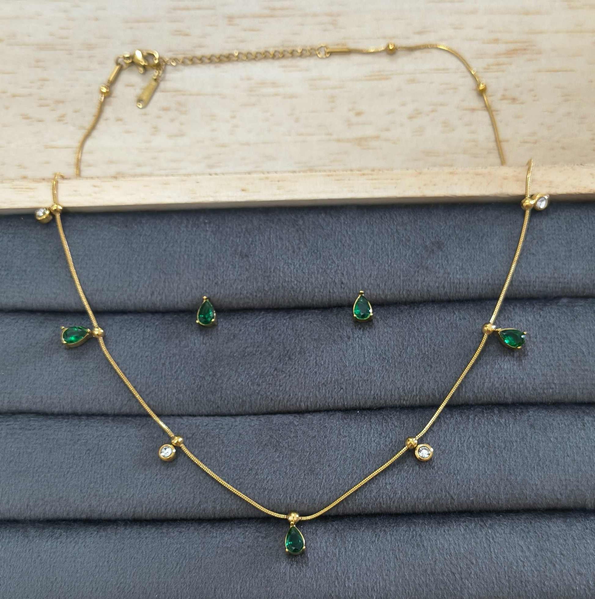 Anti Tarnish Necklace With Earrings Green Teardrop Set