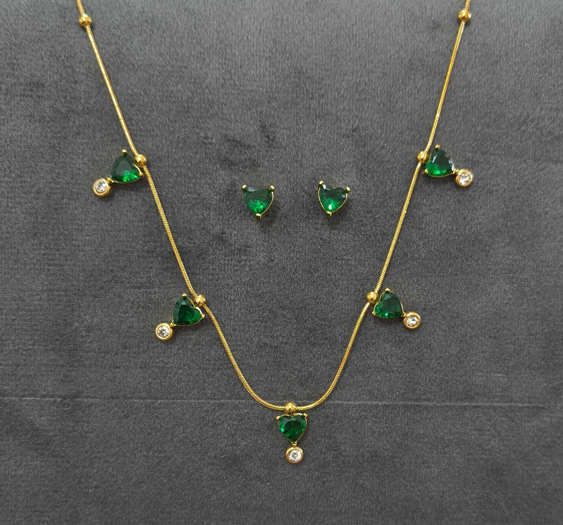 Anti Tarnish Necklace With Earrings Shiny Green Heart Set