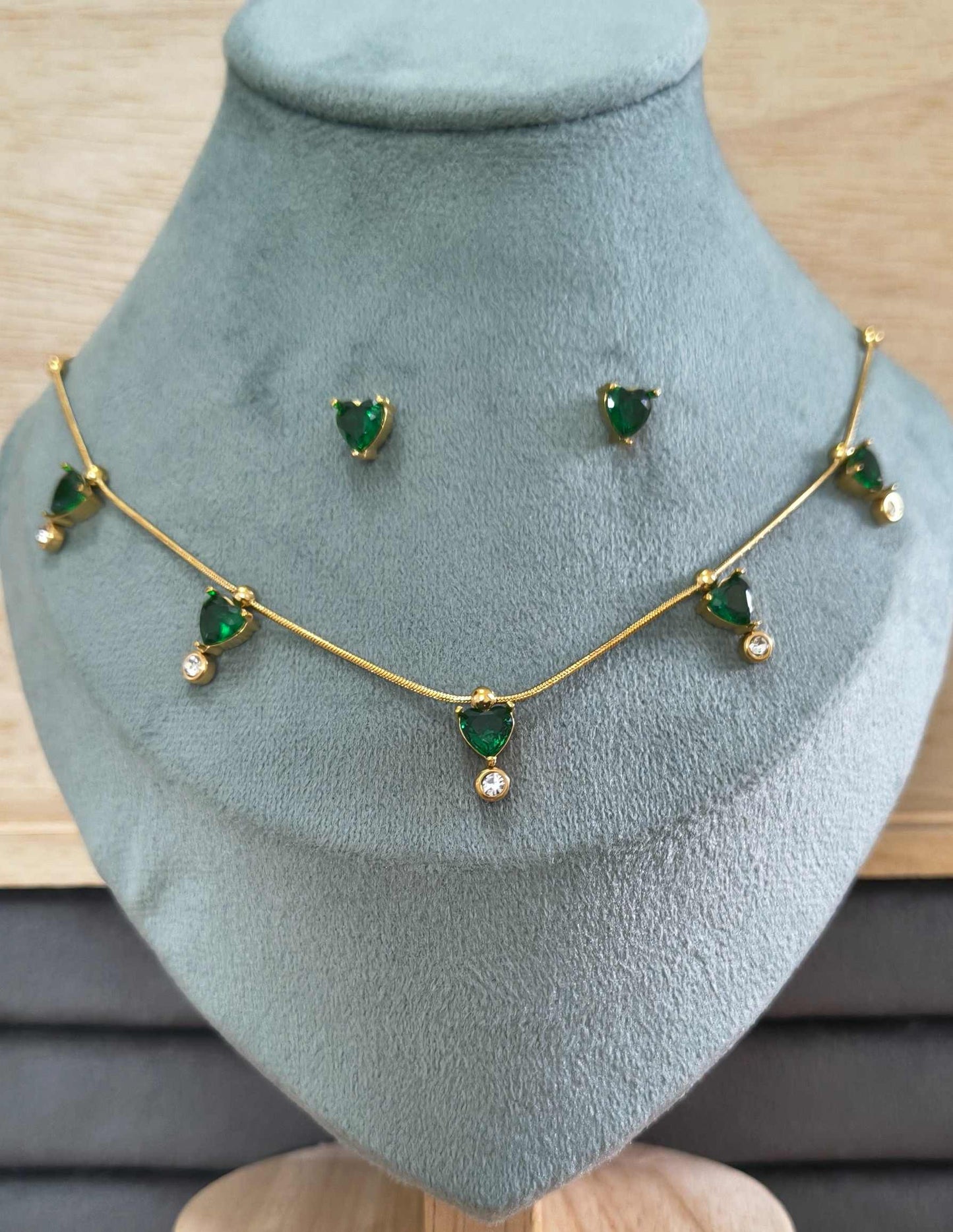 Anti Tarnish Necklace With Earrings Shiny Green Heart Set