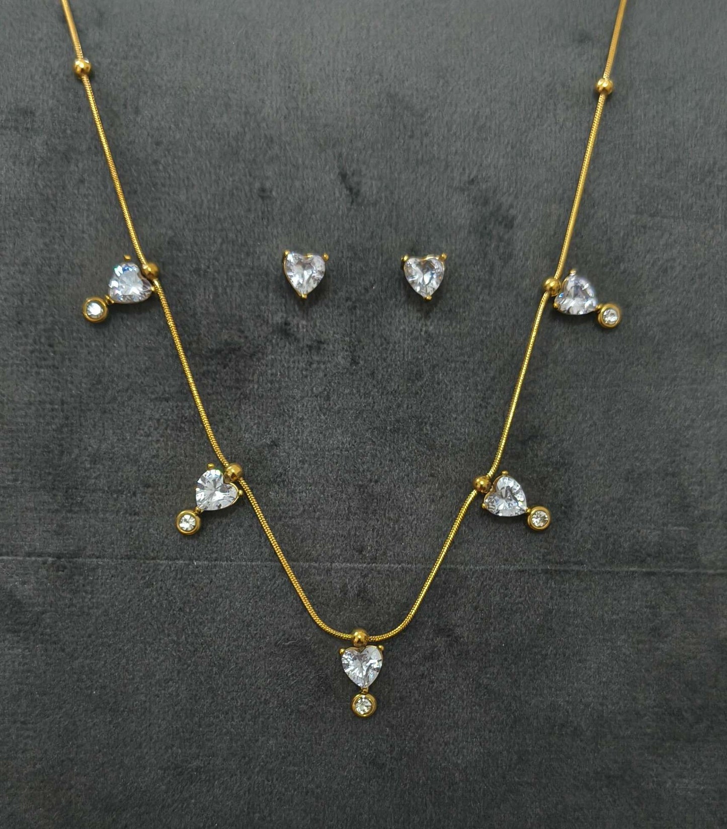 Anti Tarnish Necklace With Earrings Sparkling Heart Set