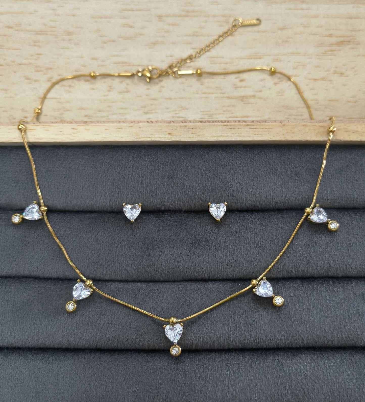 Anti Tarnish Necklace With Earrings Sparkling Heart Set