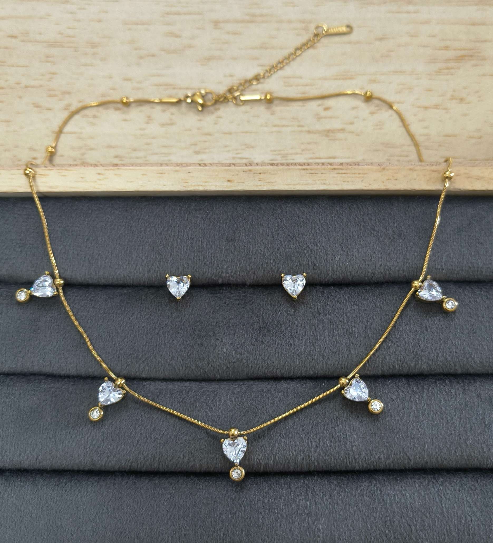 Anti Tarnish Necklace With Earrings Sparkling Heart Set