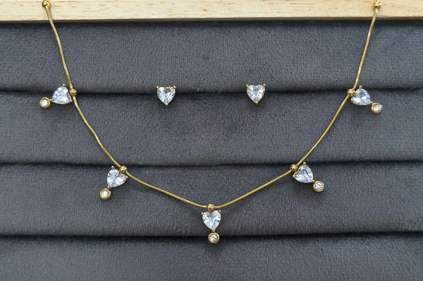 Anti Tarnish Necklace With Earrings Sparkling Heart Set