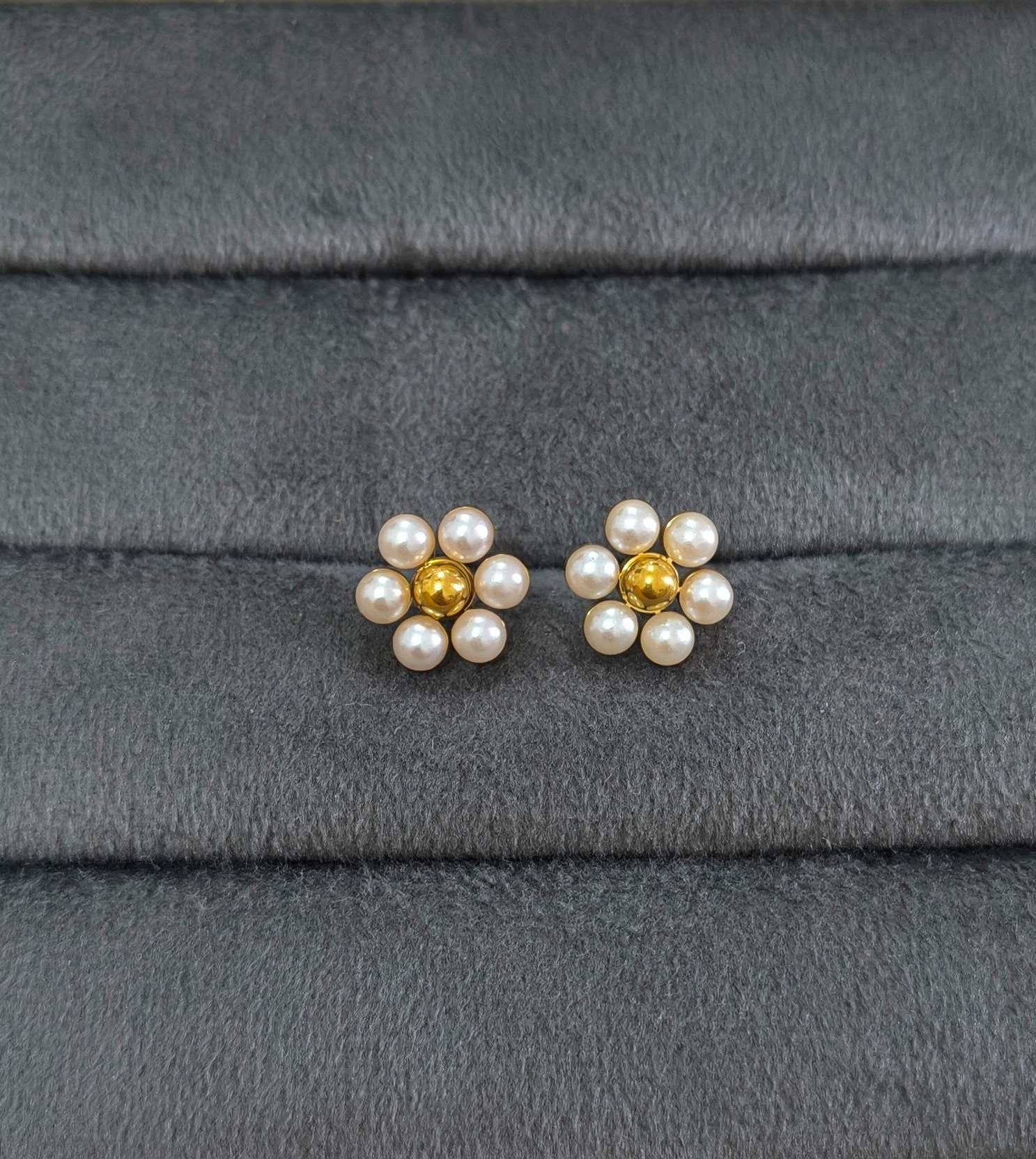 Anti Tarnish Pearl Flower Stud Earrings 18K Gold Plated
