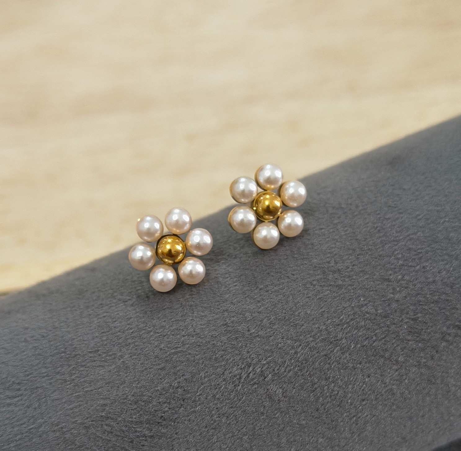 Anti Tarnish Pearl Flower Stud Earrings 18K Gold Plated