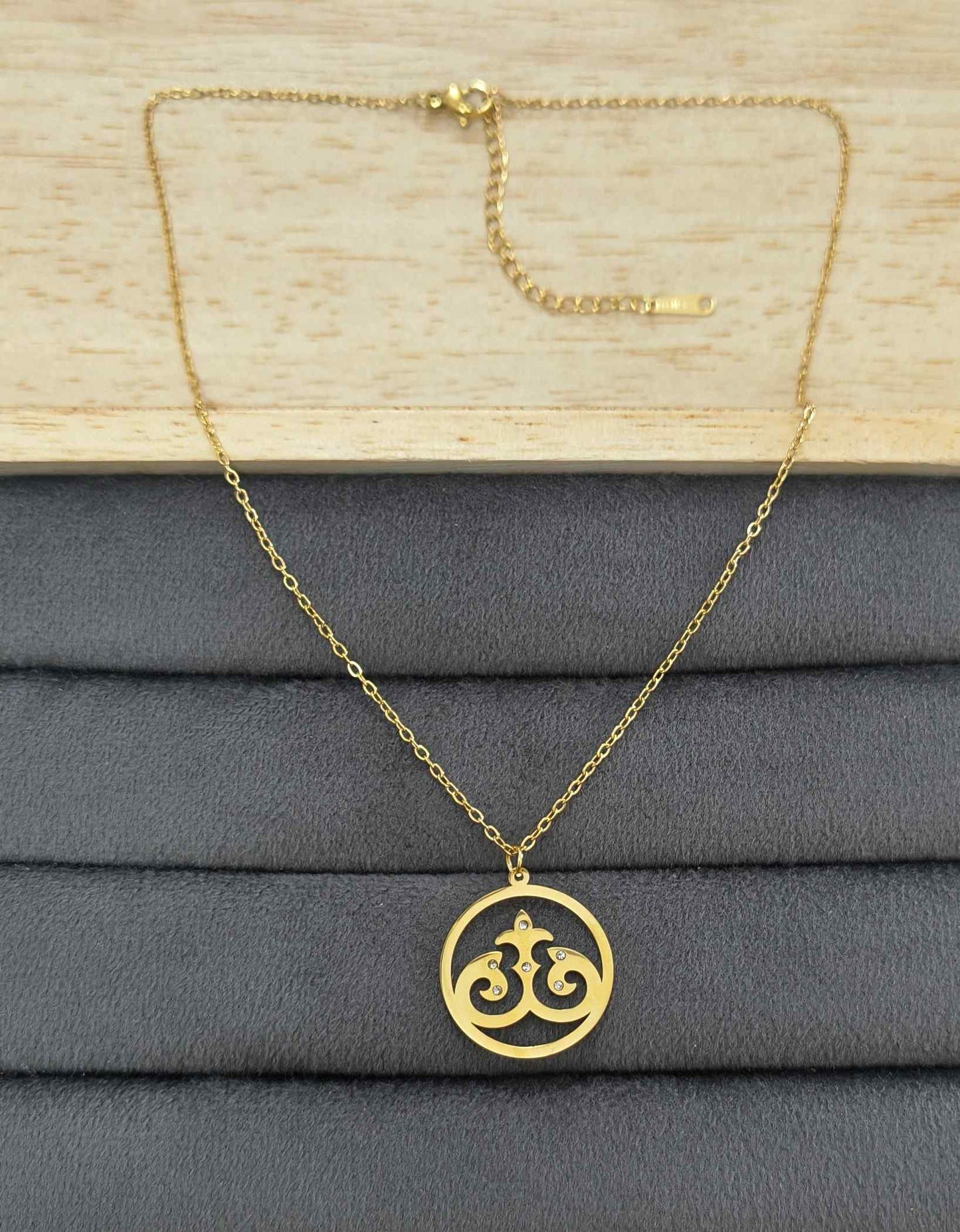 Anti Tarnish Radiant Pendant Necklace 18K Gold Plated