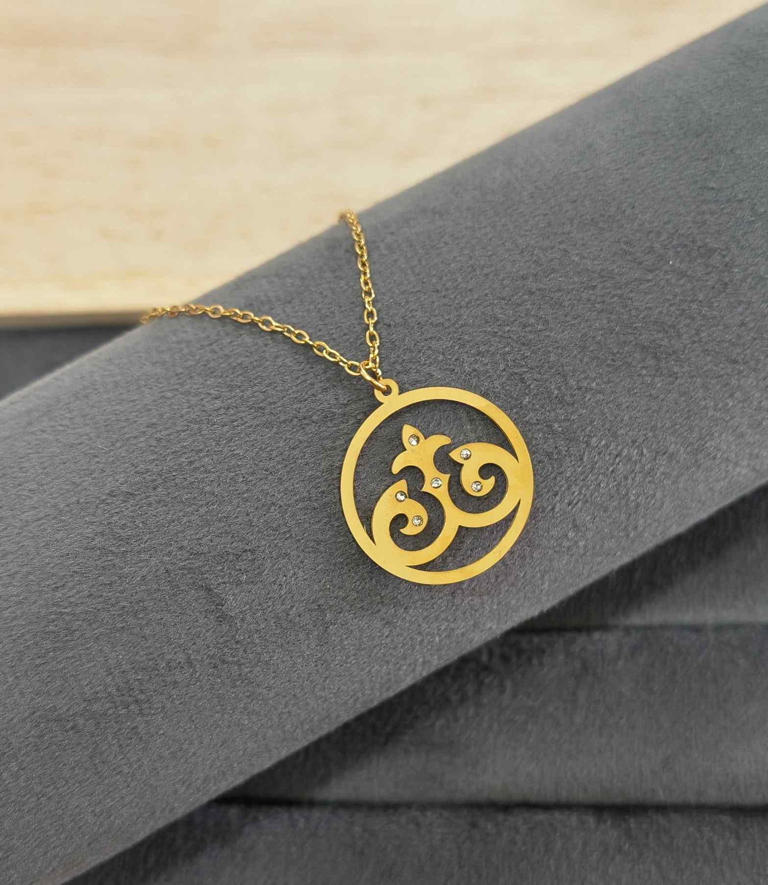 Anti Tarnish Radiant Pendant Necklace 18K Gold Plated