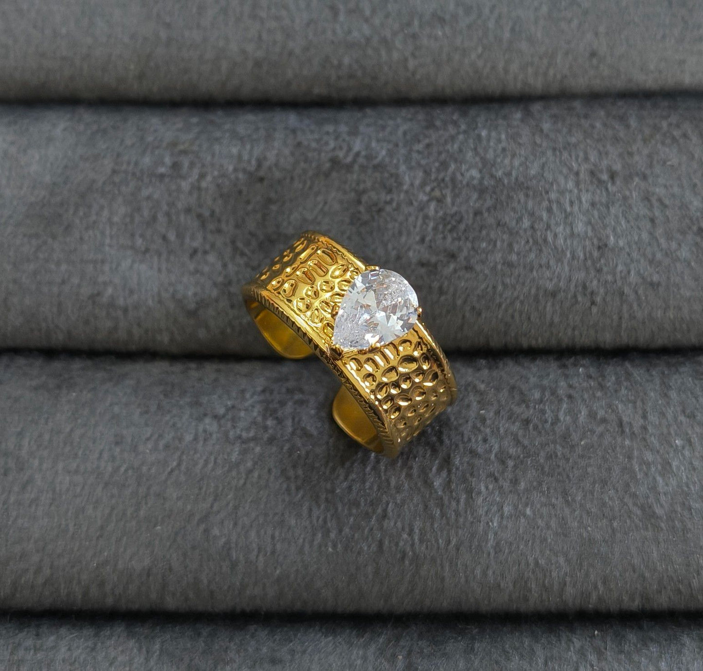 Anti Tarnish Ring Band Solitaire Diamond Ring 18K Gold Plated