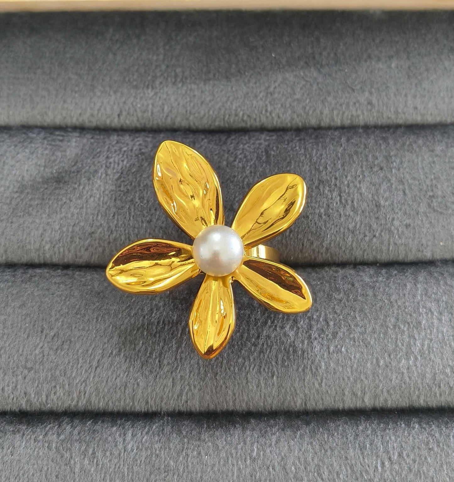 Anti Tarnish Ring Chunky Floral Pearl 18K Gold Plated