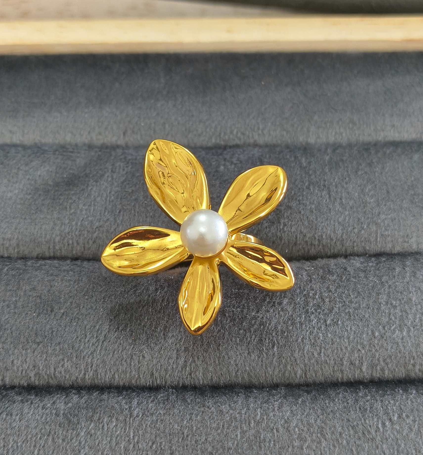 Anti Tarnish Ring Chunky Floral Pearl 18K Gold Plated