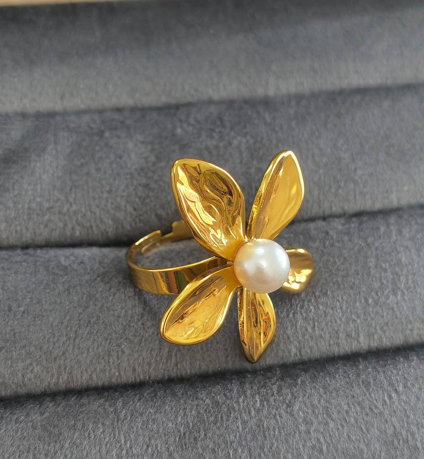 Anti Tarnish Ring Chunky Floral Pearl 18K Gold Plated