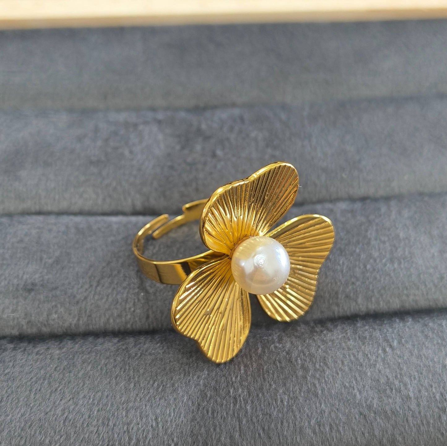 Anti Tarnish Ring Chunky Pearl Floral 18K Gold Plated