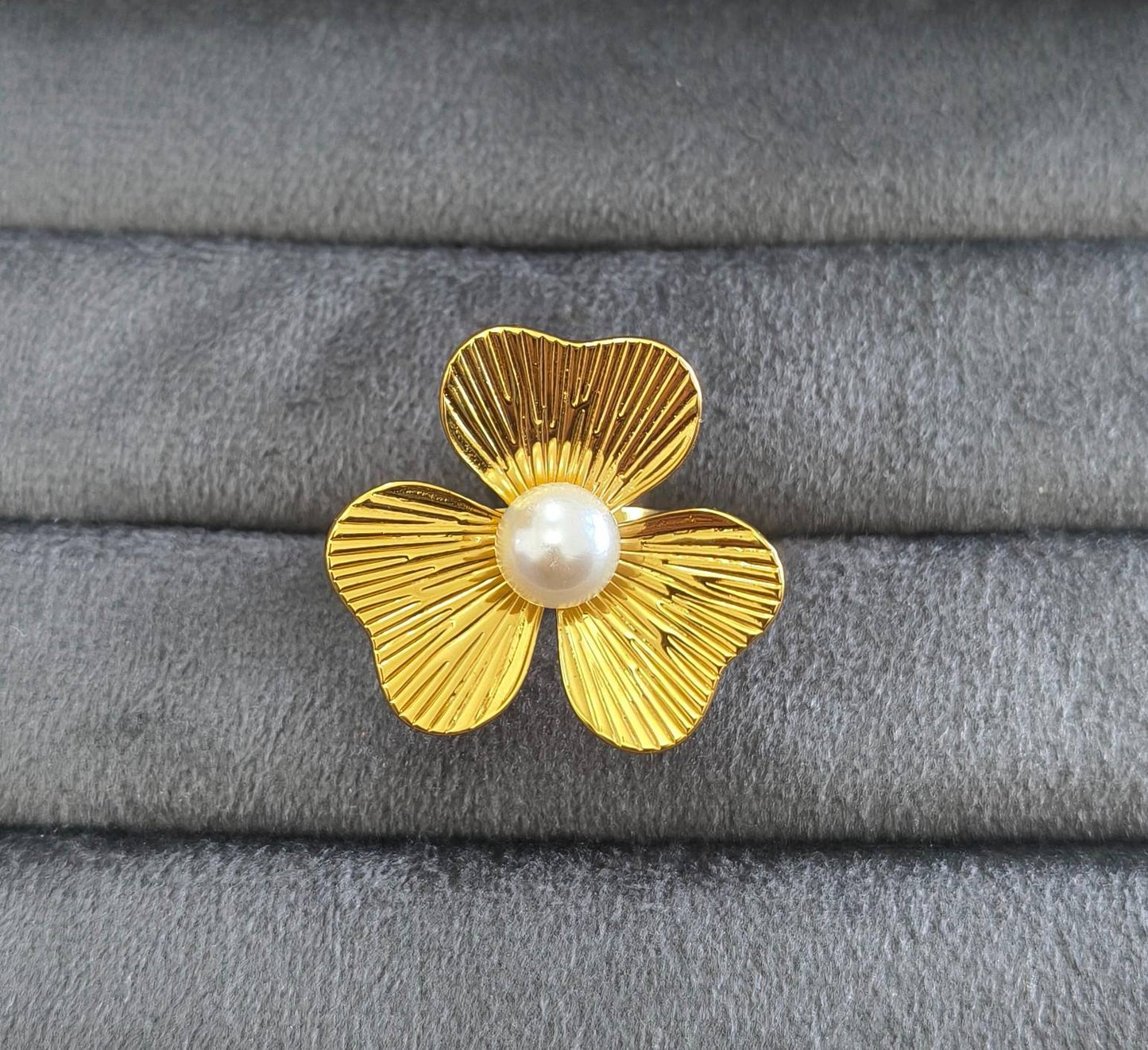 Anti Tarnish Ring Chunky Pearl Floral 18K Gold Plated