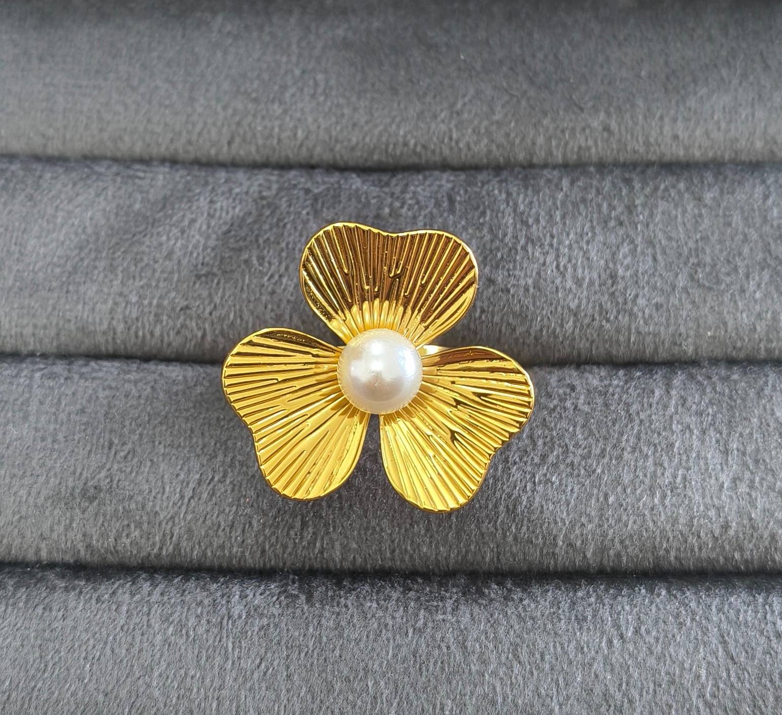 Anti Tarnish Ring Chunky Pearl Floral 18K Gold Plated