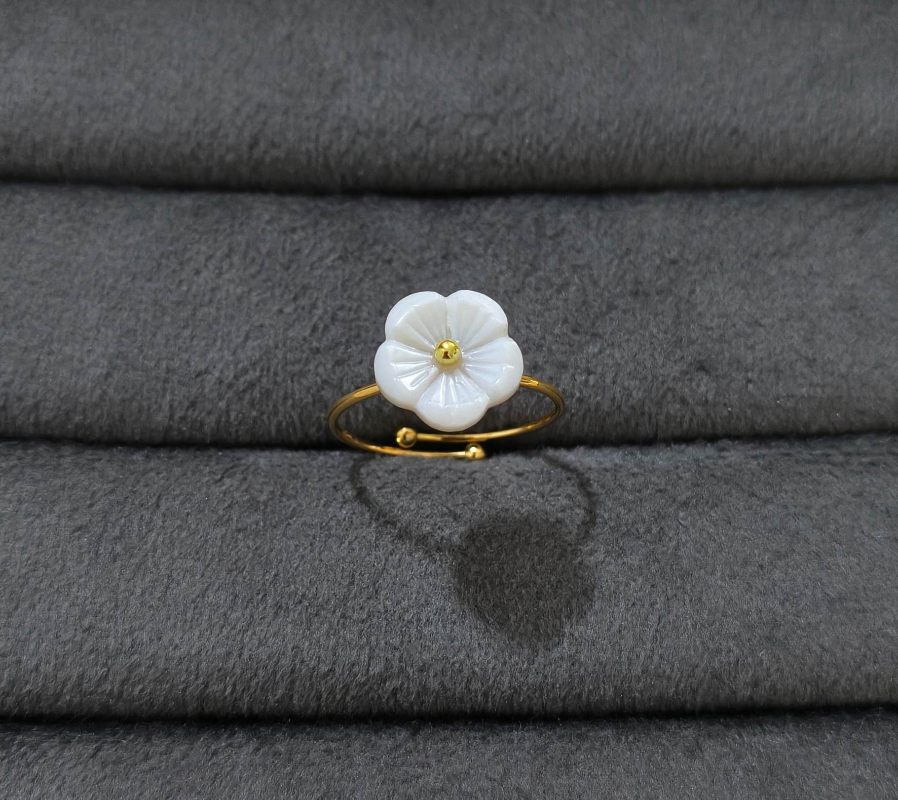 Anti Tarnish Ring Daisy White Floral 18K Gold Plated