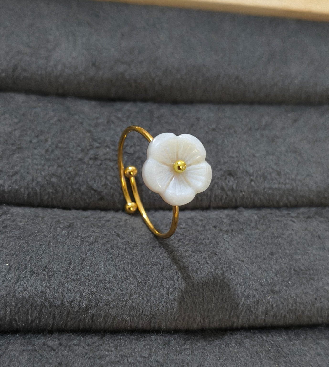 Anti Tarnish Ring Daisy White Floral 18K Gold Plated