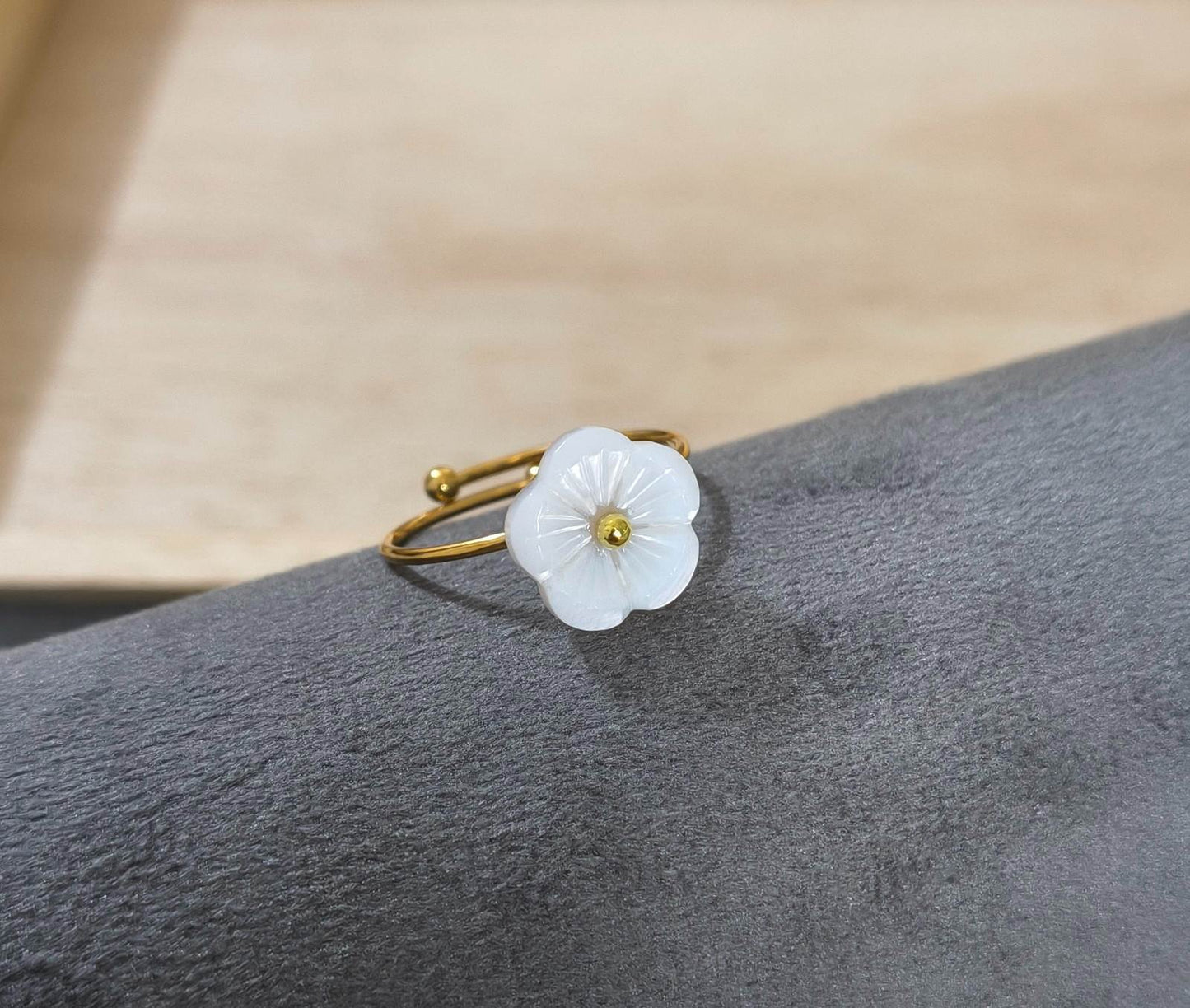 Anti Tarnish Ring Daisy White Floral 18K Gold Plated