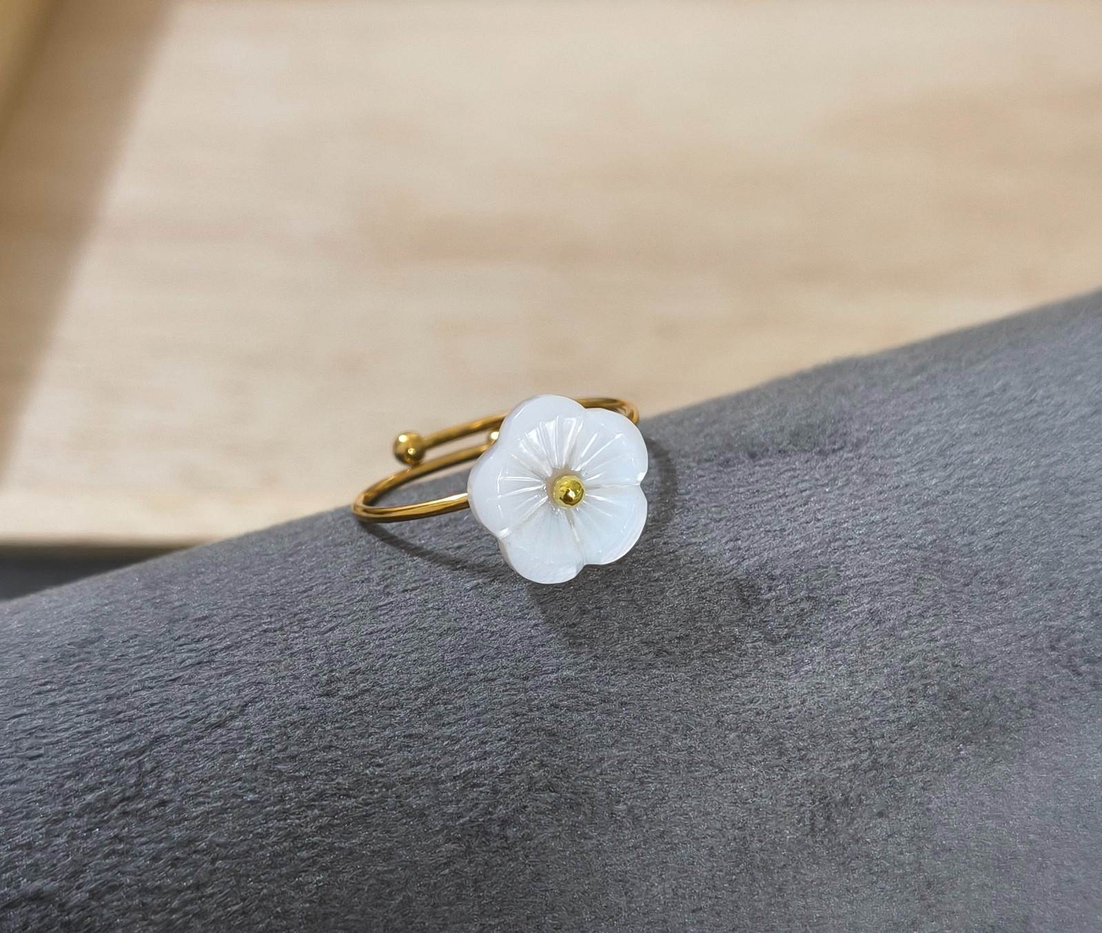 Anti Tarnish Ring Daisy White Floral 18K Gold Plated