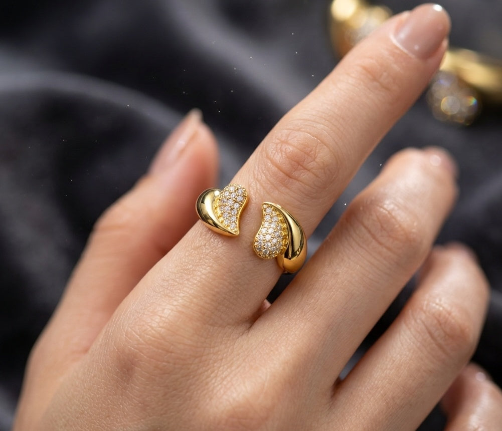 Anti Tarnish Ring Shiny Hearts Ring 18K Gold Plated