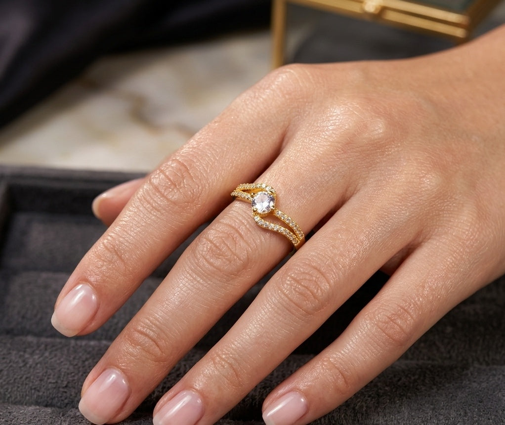 Anti Tarnish Ring Shiny Solitaire Ring 18K Gold Plated