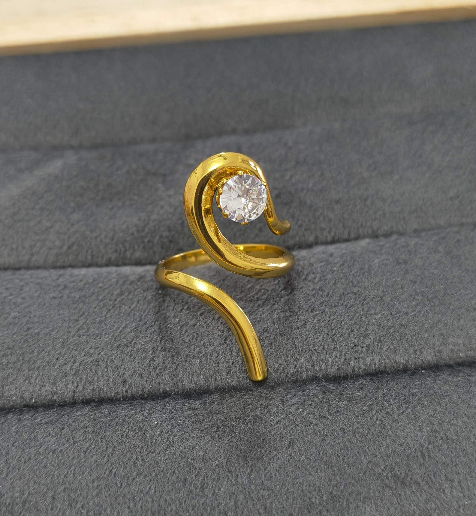 Anti Tarnish Ring Spiral Solitaire Ring 18K Gold Plated