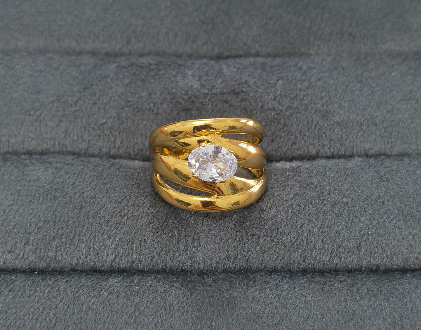 Anti Tarnish Ring The Helix Solitaire 18K Gold Plated