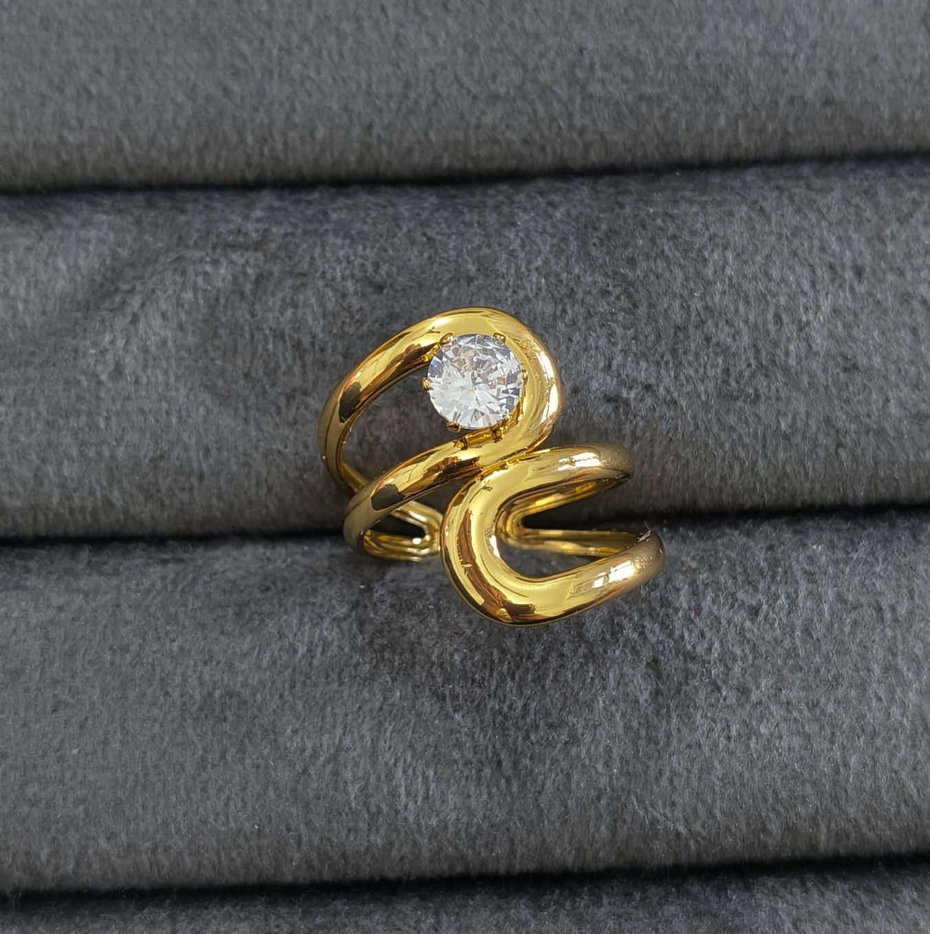 Anti Tarnish Ring Trendy Wave Solitaire Ring 18K Gold Plated