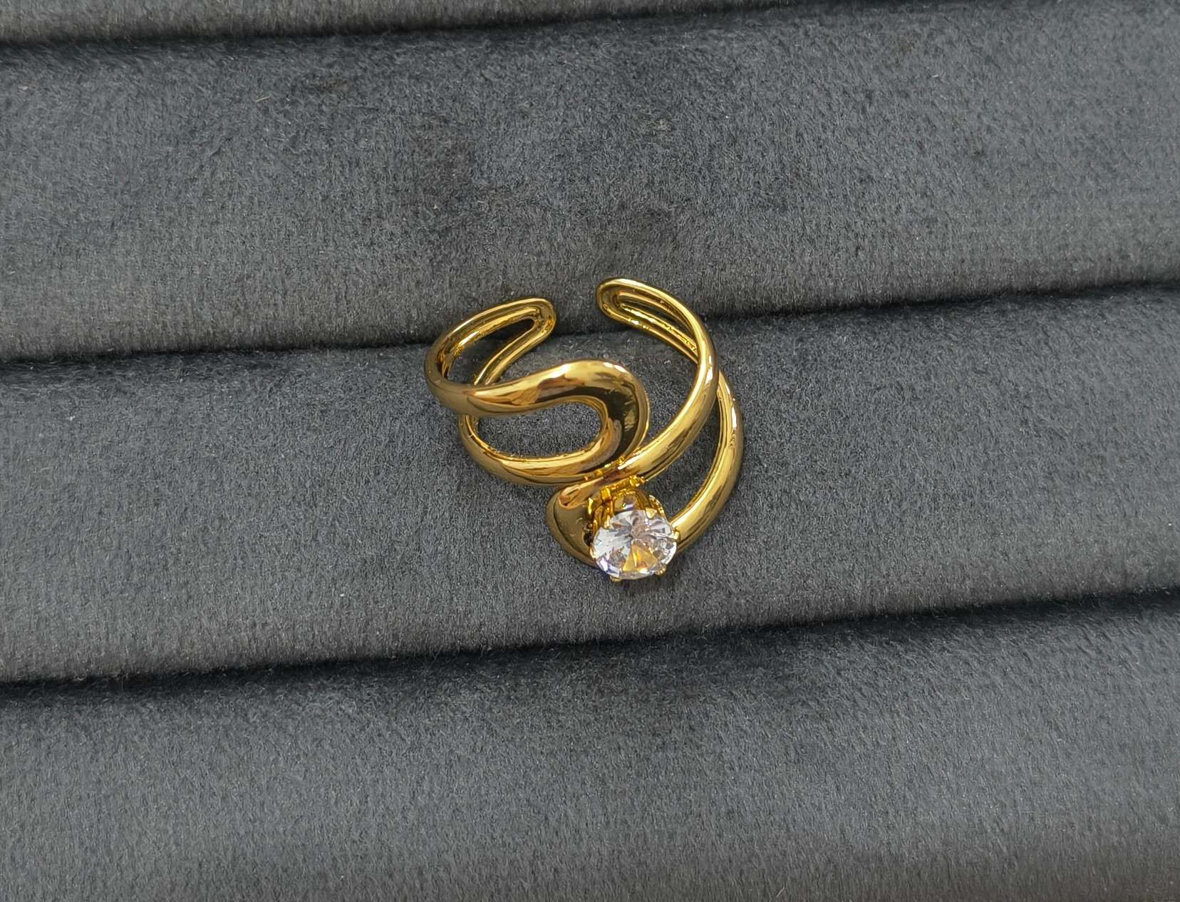 Anti Tarnish Ring Trendy Wave Solitaire Ring 18K Gold Plated