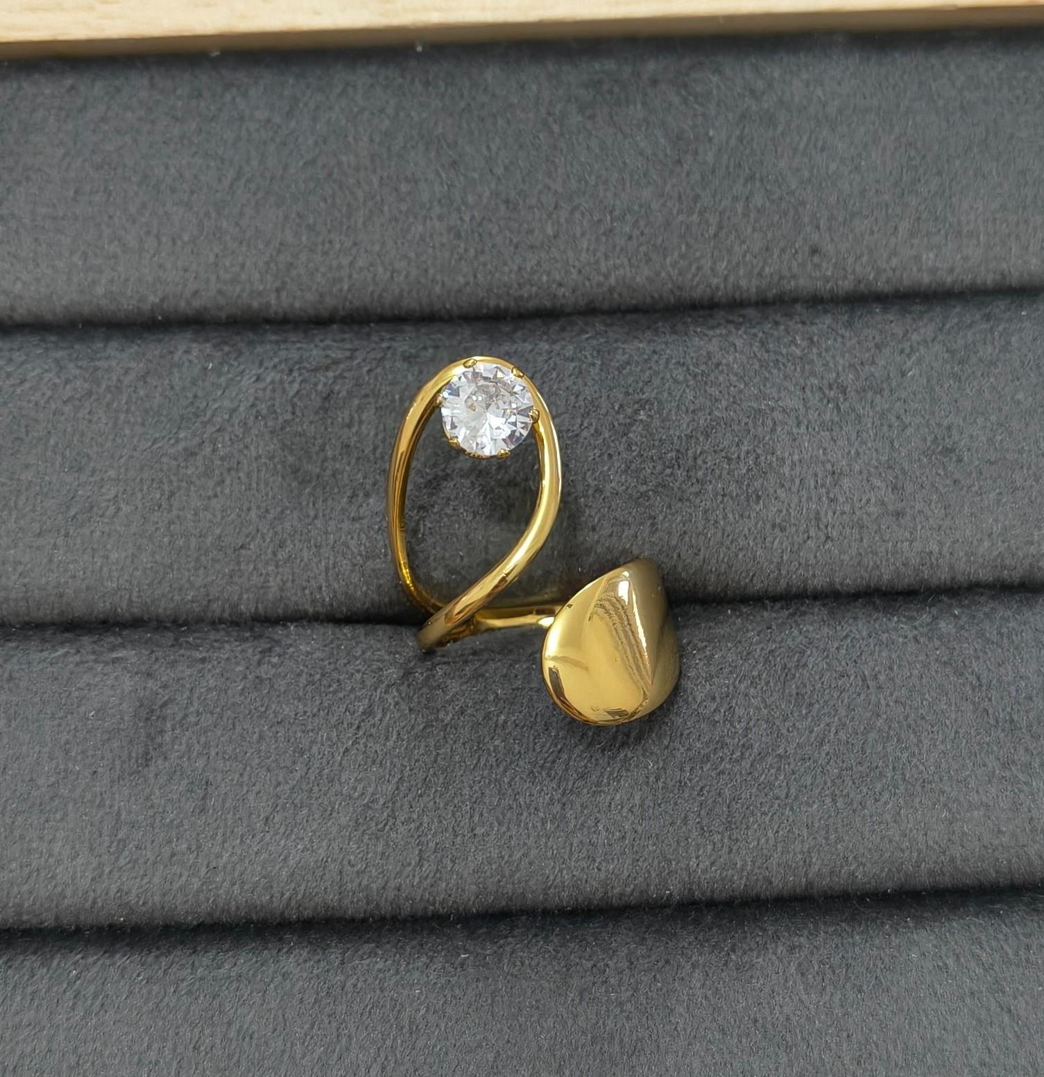 Anti Tarnish Ring Twist Solitaire Ring 18K Gold Plated