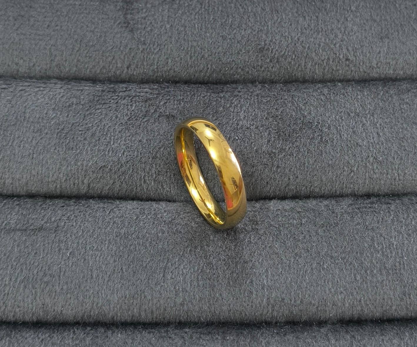 Anti Tarnish Ring Unisex Golden Band Ring 18K Gold Plated