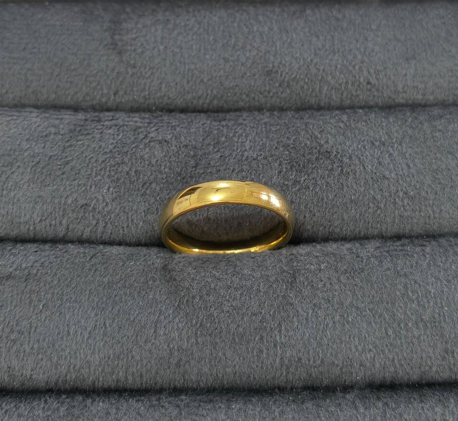Anti Tarnish Ring Unisex Golden Band Ring 18K Gold Plated