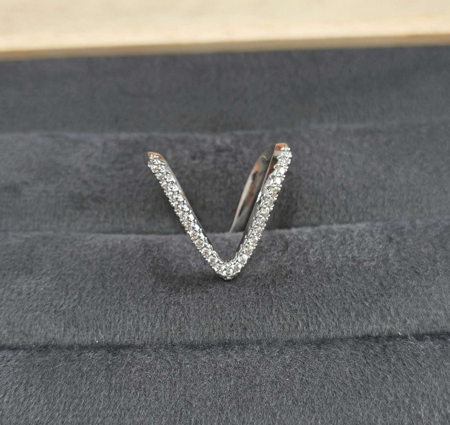 Anti Tarnish Ring V Shape Silver Ring 18K Gold Plated