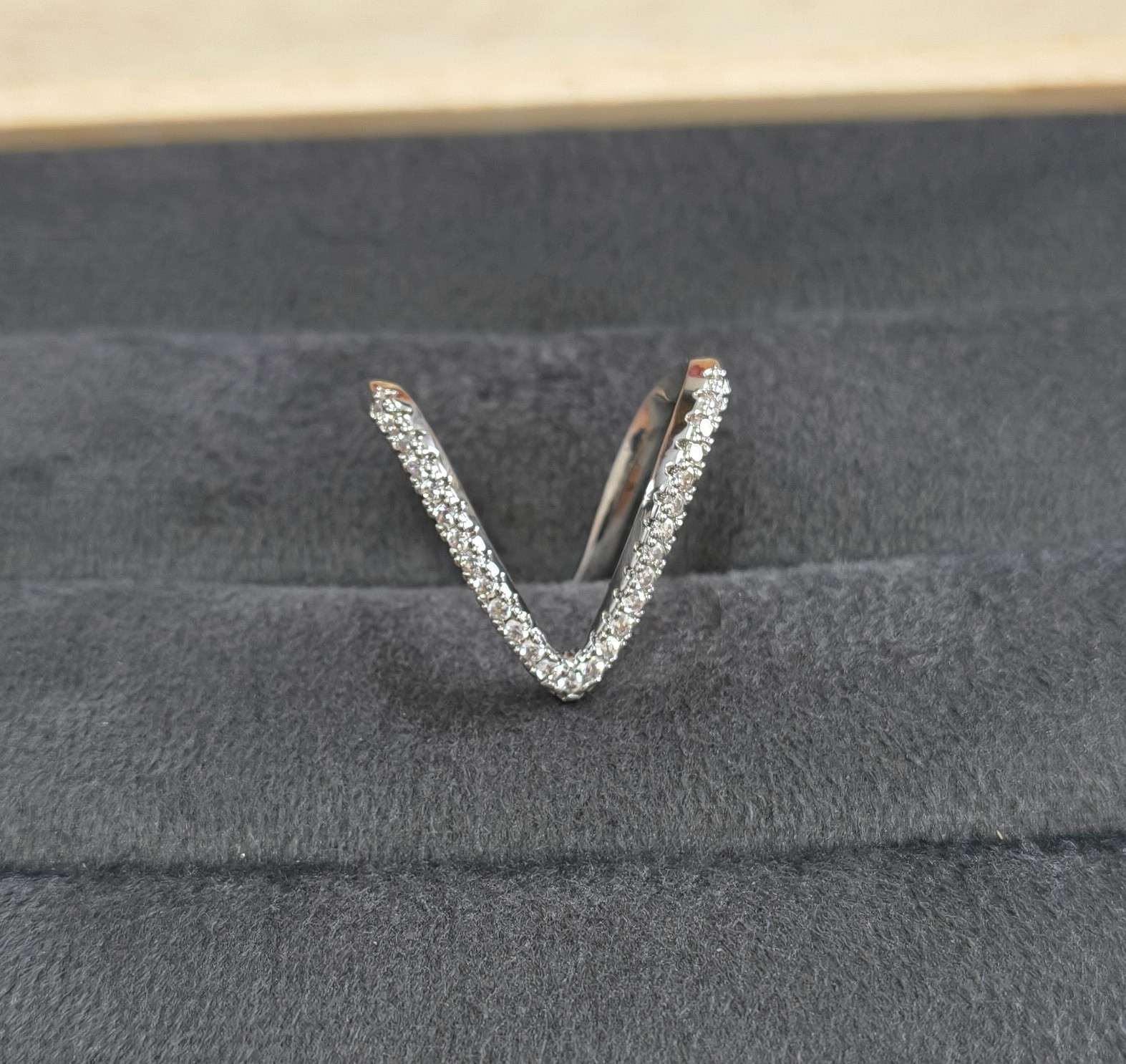 Anti Tarnish Ring V Shape Silver Ring 18K Gold Plated